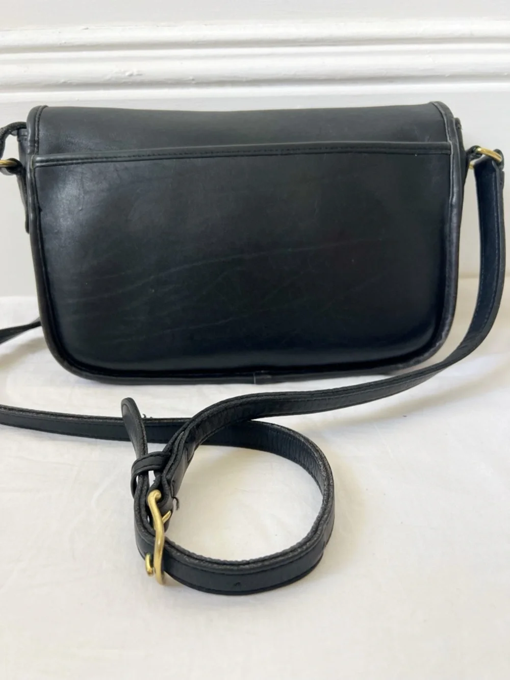 Vintage Coach Black Leather Crossbody with Gold Turn-Lock Made in USA - Picture 2 of 7